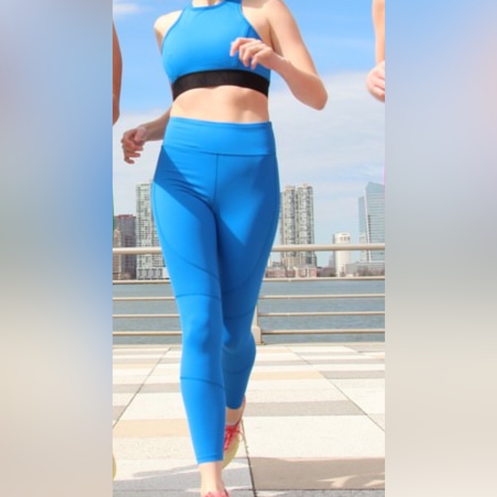 Blue Alala workout set sports bra and leggings size small